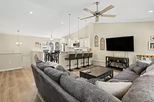 573 N Cygnet Lake Dr, Benton Harbor, MI 49022 - Photo 3