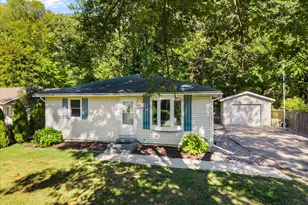 2217 W Lakewood Blvd, Holland, MI 49424 - Photo 1