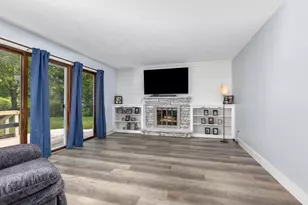7246 Rezen Dr NE, Rockford, MI 49341 - Photo 9