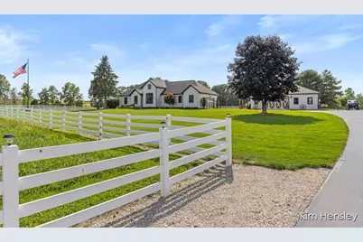 8769 E Paris Avenue SE, Caledonia, MI 49316 - Photo 3