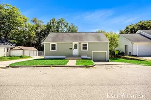 104 Sunnyside Ct, Greenville, MI 48838 - Photo 5