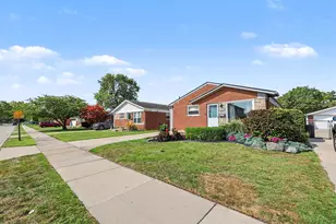 32011 Saint Margaret, Saint Clair Shores, MI 48082 - Photo 3
