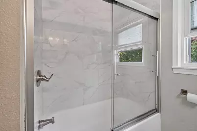 233 E Clark Street, Jackson, MI 49203 - Photo 25