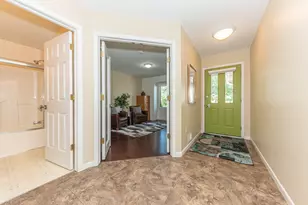 599 Sycamore Cir, Saline, MI 48176 - Photo 5