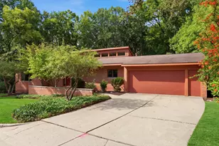 17 Regent Dr, Ann Arbor, MI 48104 - Photo 3