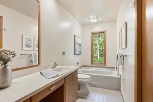 17 Regent Dr, Ann Arbor, MI 48104 - Photo 23