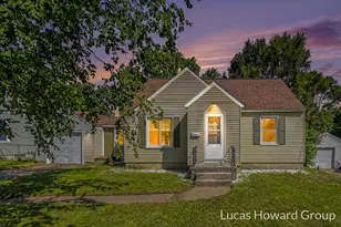 917 Royal Oak St SW, Wyoming, MI 49509 - Photo 1