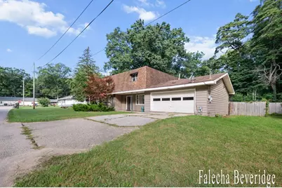 6989 Hiawatha Drive, Coloma, MI 49038 - Photo 5