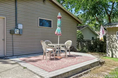 1323 Floral Street, Holland, MI 49423 - Photo 5