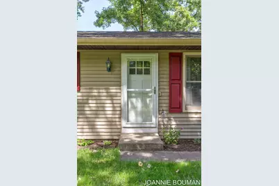 1323 Floral Street, Holland, MI 49423 - Photo 3