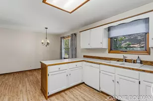 1323 Floral St, Holland, MI 49423 - Photo 11