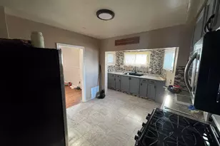 17125 Dora St, Melvindale, MI 48122 - Photo 5