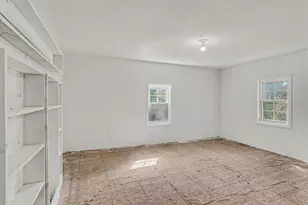 64 Goguac St W, Battle Creek, MI 49015 - Photo 11