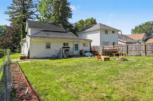 64 Goguac St W, Battle Creek, MI 49015 - Photo 5