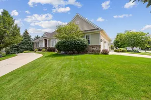 4132 Ayrshire Dr SW, Wyoming, MI 49418 - Photo 3