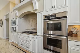 4132 Ayrshire Dr SW, Wyoming, MI 49418 - Photo 9