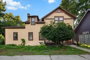 211 Charles Ave SE, Grand Rapids, MI 49503 - Photo 1