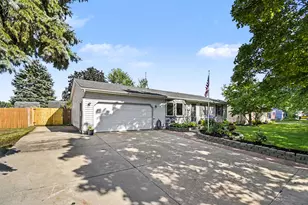 303 Anderson Dr, Wayland, MI 49348 - Photo 3