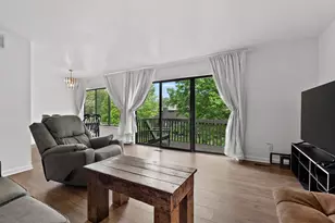 150 Carberry Hill Ct, Kalamazoo, MI 49006 - Photo 5