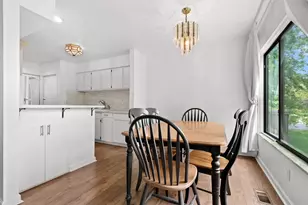 150 Carberry Hill Ct, Kalamazoo, MI 49006 - Photo 7