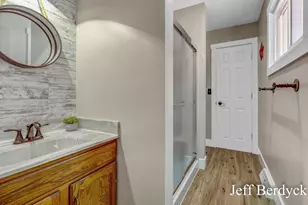 934 Harding St NW, Grand Rapids, MI 49544 - Photo 23