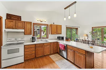 3007 Moraine Drive, Brighton, MI 48114 - Photo 9