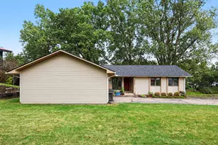 3007 Moraine Dr, Brighton, MI 48114 - Photo 3
