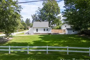 308 4th St, Allegan, MI 49010 - Photo 9