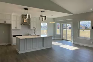 558 Falcon Dr, Dundee, MI 48131 - Photo 3