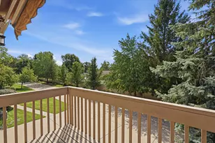 240 Pine Tree Ridge Dr, Waterford, MI 48327 - Photo 13