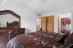 240 Pine Tree Ridge Dr, Waterford, MI 48327 - Photo 17