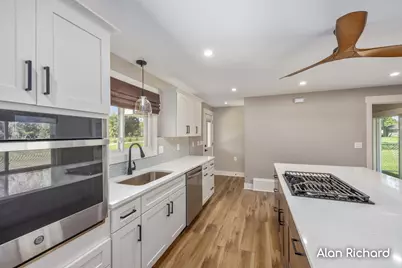 8446 Vinton Avenue NW, Sparta, MI 49345 - Photo 11