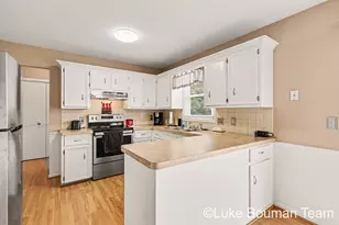 2116 Tyler St, Jenison, MI 49428 - Photo 3