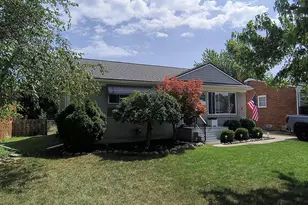 24252 Johnston Ave, Eastpointe, MI 48021 - Photo 5