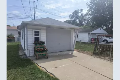 24252 Johnston Avenue, Eastpointe, MI 48021 - Photo 9