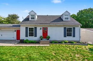 10871 Deerwood Dr SE, Lowell, MI 49331 - Photo 3