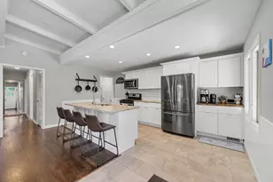 29928 Rock Creek Dr, Southfield, MI 48076 - Photo 5