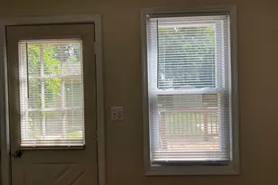 686 Troywood Dr, Troy, MI 48083 - Photo 25