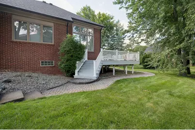 11215 Wilshire Drive, Shelby Twp, MI 48315 - Photo 9