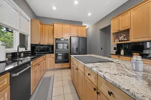 11215 Wilshire Dr, Shelby Twp, MI 48315 - Photo 15