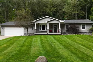 134 Pinecrest Dr, Jonesville, MI 49250 - Photo 1