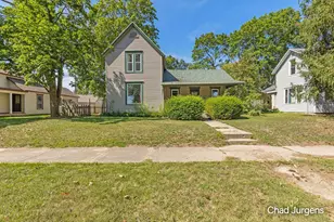 517 N Michigan Ave, Big Rapids, MI 49307 - Photo 1