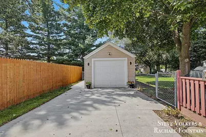 2143 Houseman Avenue NE, Grand Rapids, MI 49505 - Photo 29