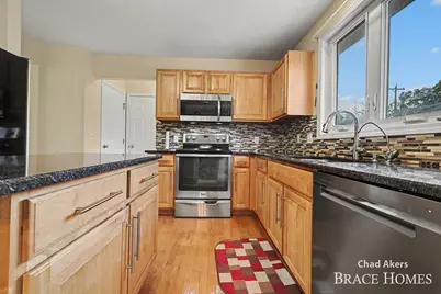 2022 Friesian Court NE, Grand Rapids, MI 49505 - Photo 7