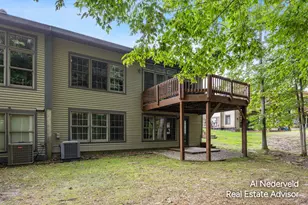 2126 S Cross Creek Dr SE, Grand Rapids, MI 49508 - Photo 41