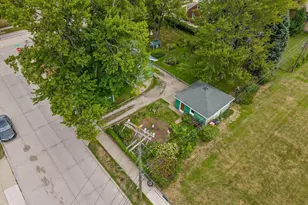 18710 Common Rd, Roseville, MI 48066 - Photo 11