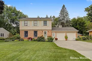 1705 Ridgewood Ave SE, Grand Rapids, MI 49506 - Photo 1