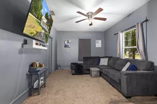 220 N Lincoln St, Howard City, MI 49329 - Photo 5