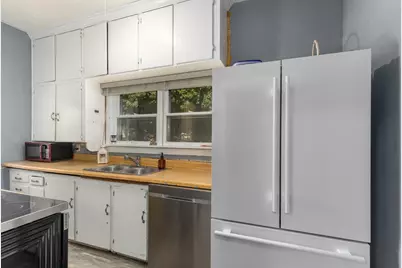 220 N Lincoln Street, Howard City, MI 49329 - Photo 7
