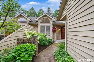 1834 Cross Bend St NE, Grand Rapids, MI 49505 - Photo 5